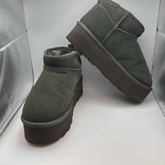 CUSHIONAIRE Cozy Womenβs Platform Ankle Boots SIZEβ9 WIDE OLIVE PREOWNED GREAT C - Picture 6 of 7